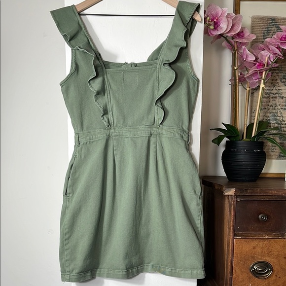 Tinsel Ruffle Stretch Dress - Picture 10 of 10